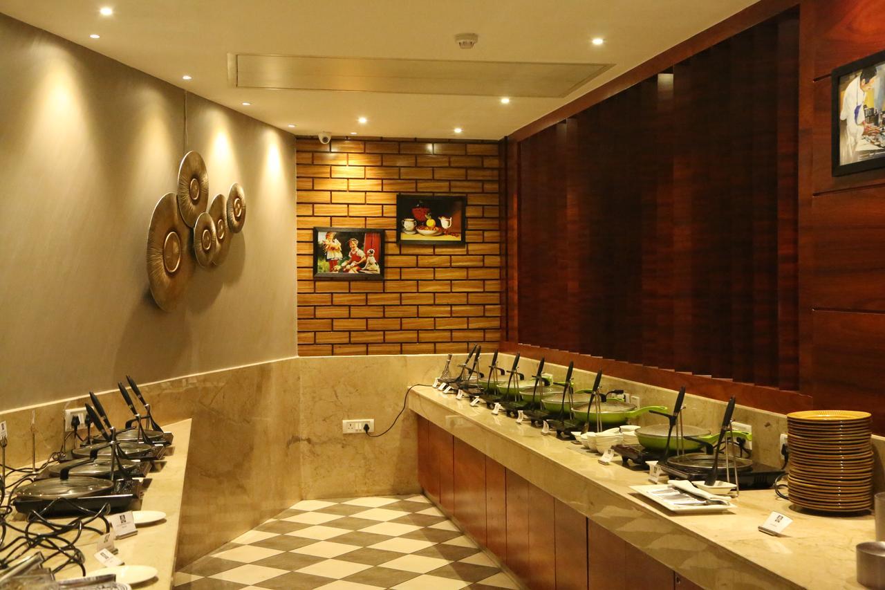 נוידה Hotel Ascent Biz מראה חיצוני תמונה